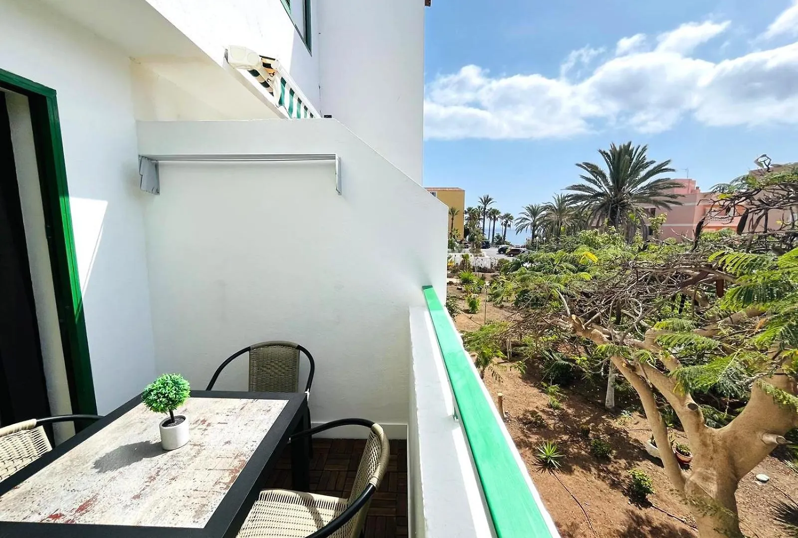Silent Apartment With Cozy Terrace And Ocean View Arona  Spanien